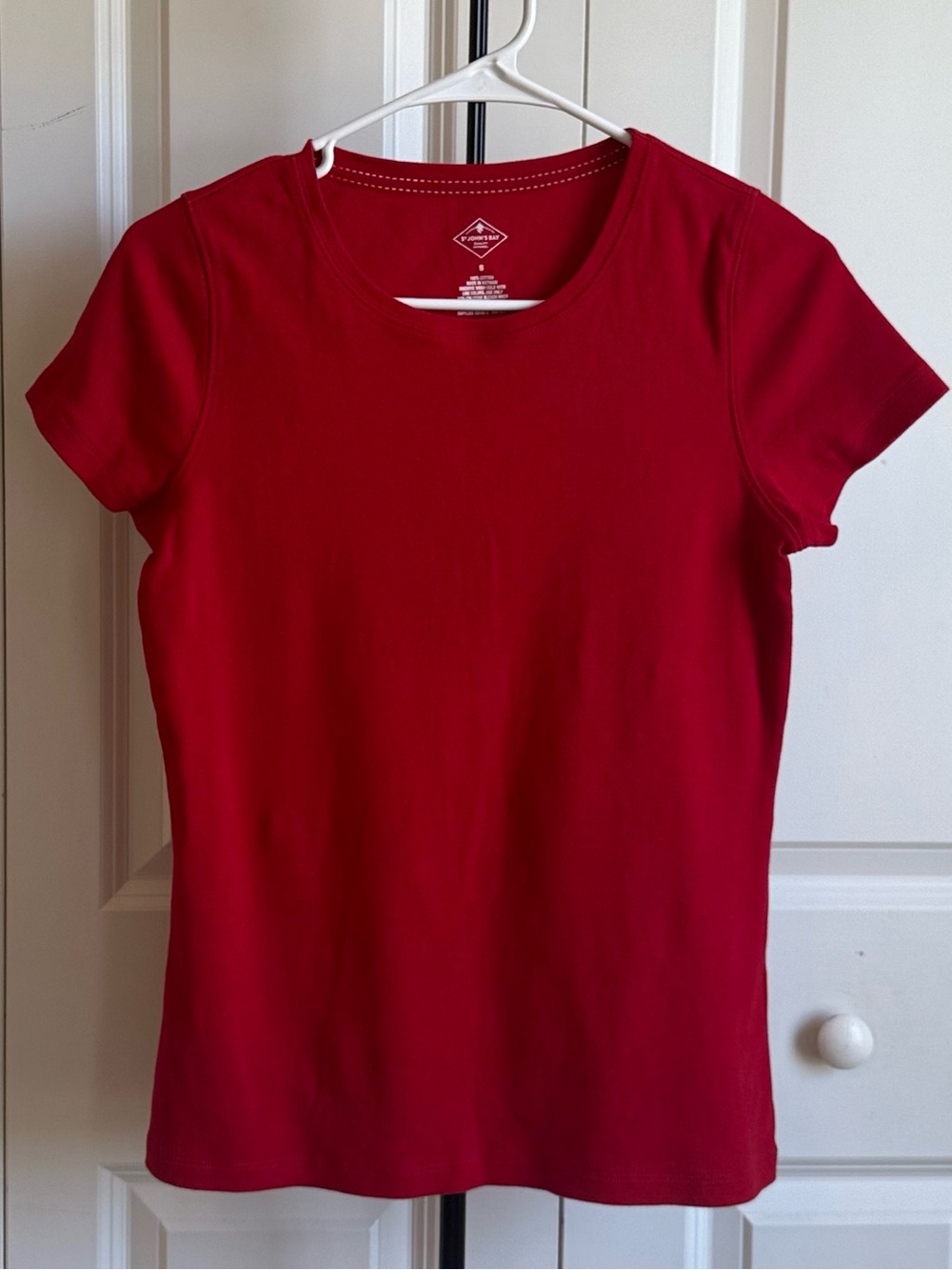 St. John's Bay Red Basic Crewneck Short Sleeve T-Shirt Size S